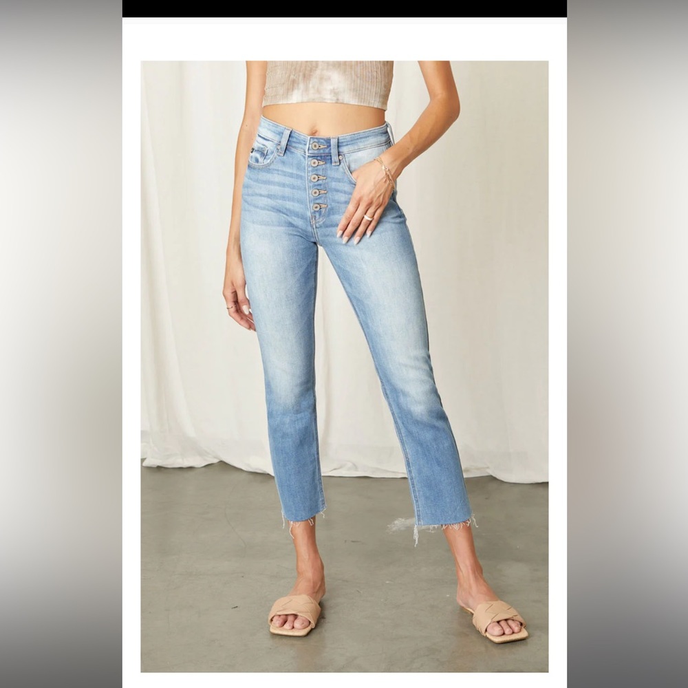 Kancan high rise slim straight jeans. Size 5/26